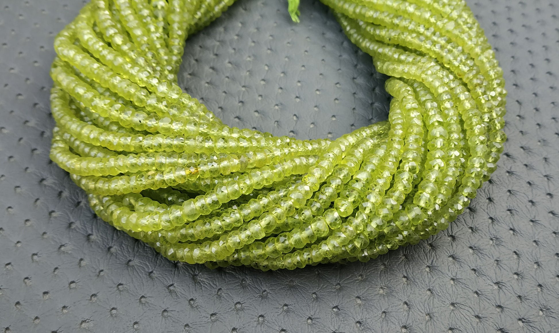 14" Inch Long AAA Quality Natural Peridot,Rondelle Faceted Beads,Size 5-5.5 MM Approx Green Peridot Beads,Peridot Gemstone Wholesale Price