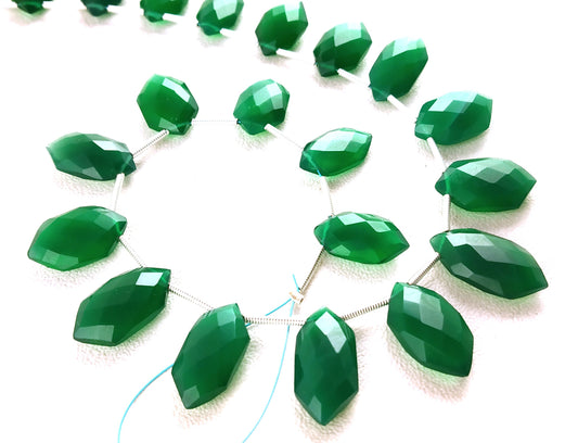 AAA Quality 1 Strand Natural Green Onyx Faceted,Hexagon shape,Size 8.5x14-11x19 MM Approx ,Green Onyx Briolette,21 Pieces Wholesale price