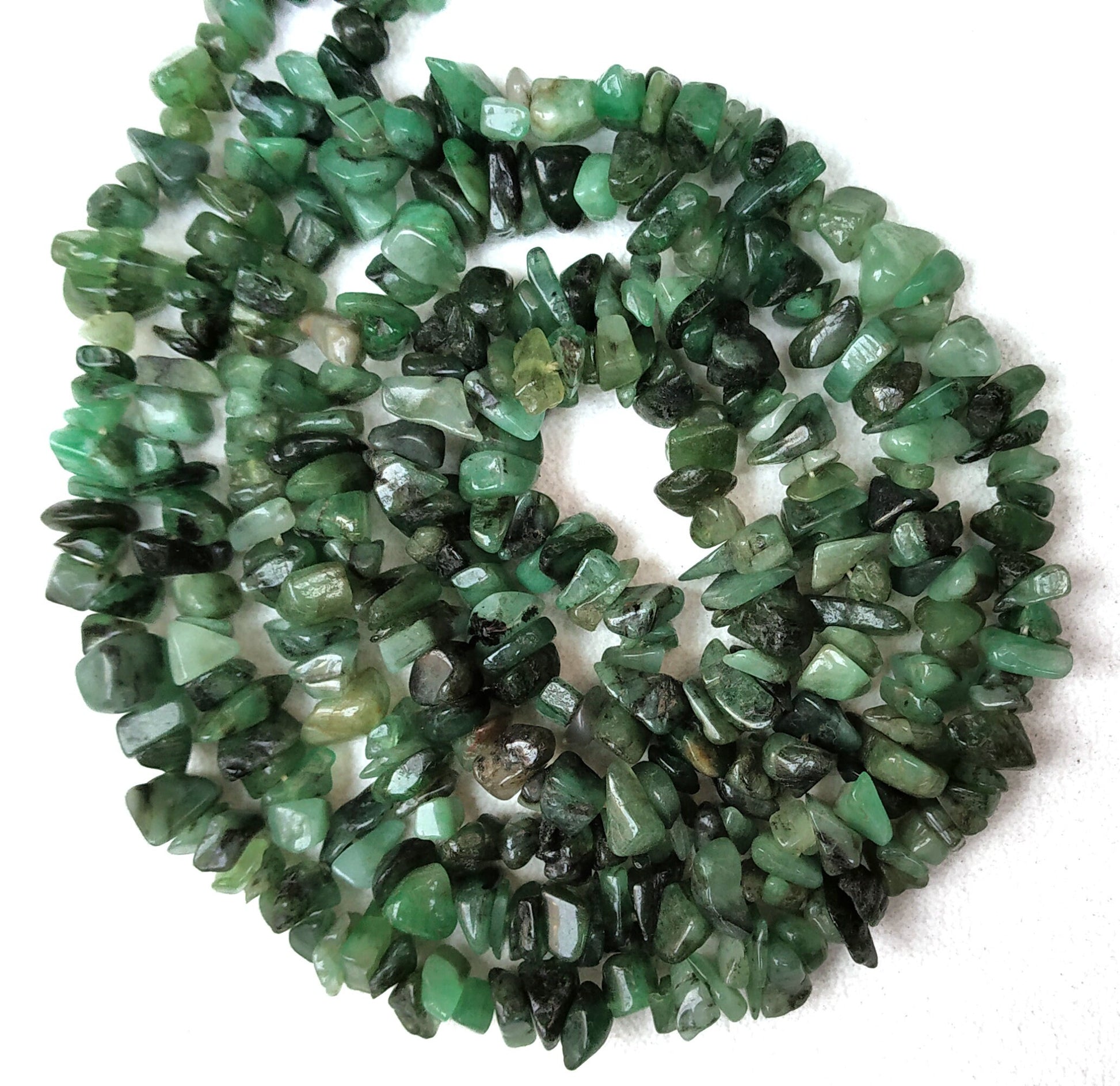 AAA Quality 16"Long Natural Emerald Chip Bead,Uncut Chip Bead,5-7 MM,Polished Beads,Smooth Emerald Chip Bead,Emerald gemstone,making Jewelry