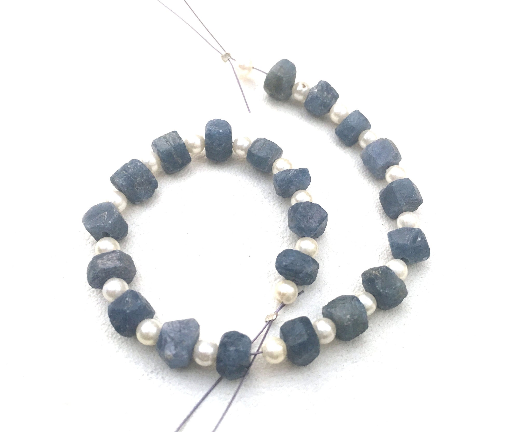 Unique 21 Pieces Top Quality Natural Blue Sapphire Gemstone Rough,Size 6-8 MM,Center Drilled Making Jewelry Raw Material ,Wholesale Price