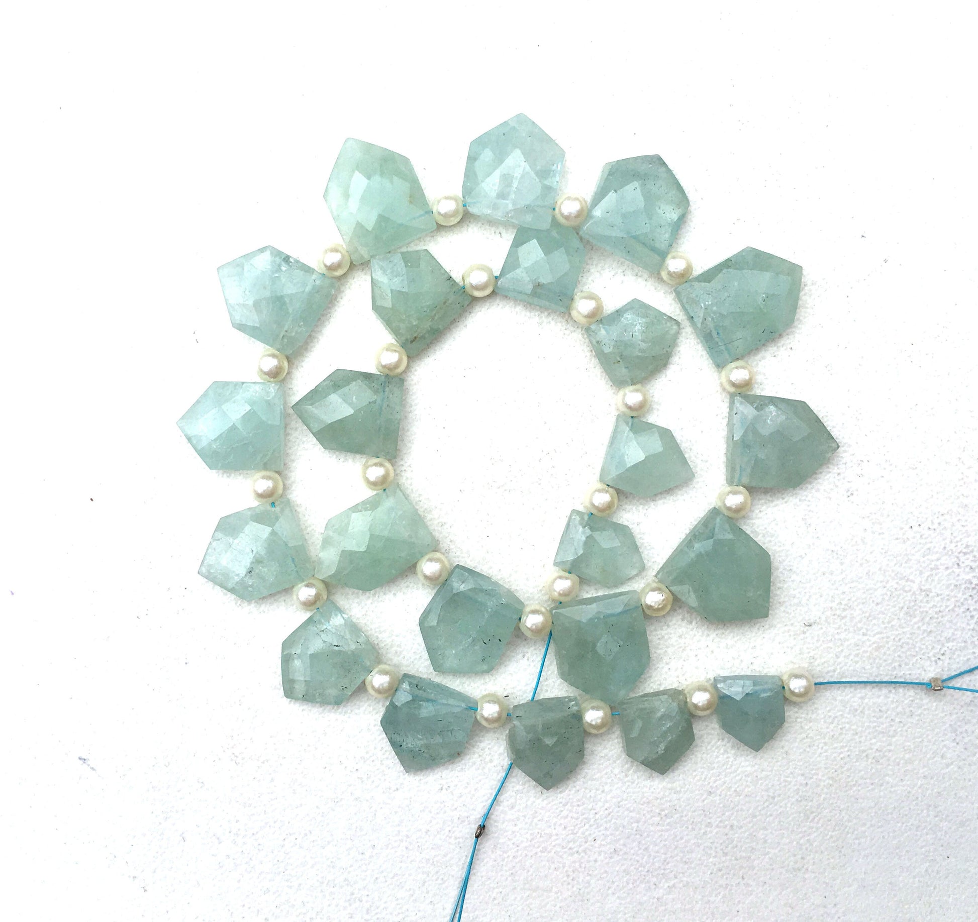 Highly recommended Gemstone 1 Strand Natural Aquamarine,23 Pieces Faceted Pentagon shape Beads,Size 8x10-11x14 MM Making Jewelry Wholesale