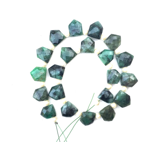 May Birthstone Natural Green Emerald Gemstone,Faceted Pentagon shape Beads,Size 8x10-9x11 MM,AAA Quality Briolette Beads Wholesale Price