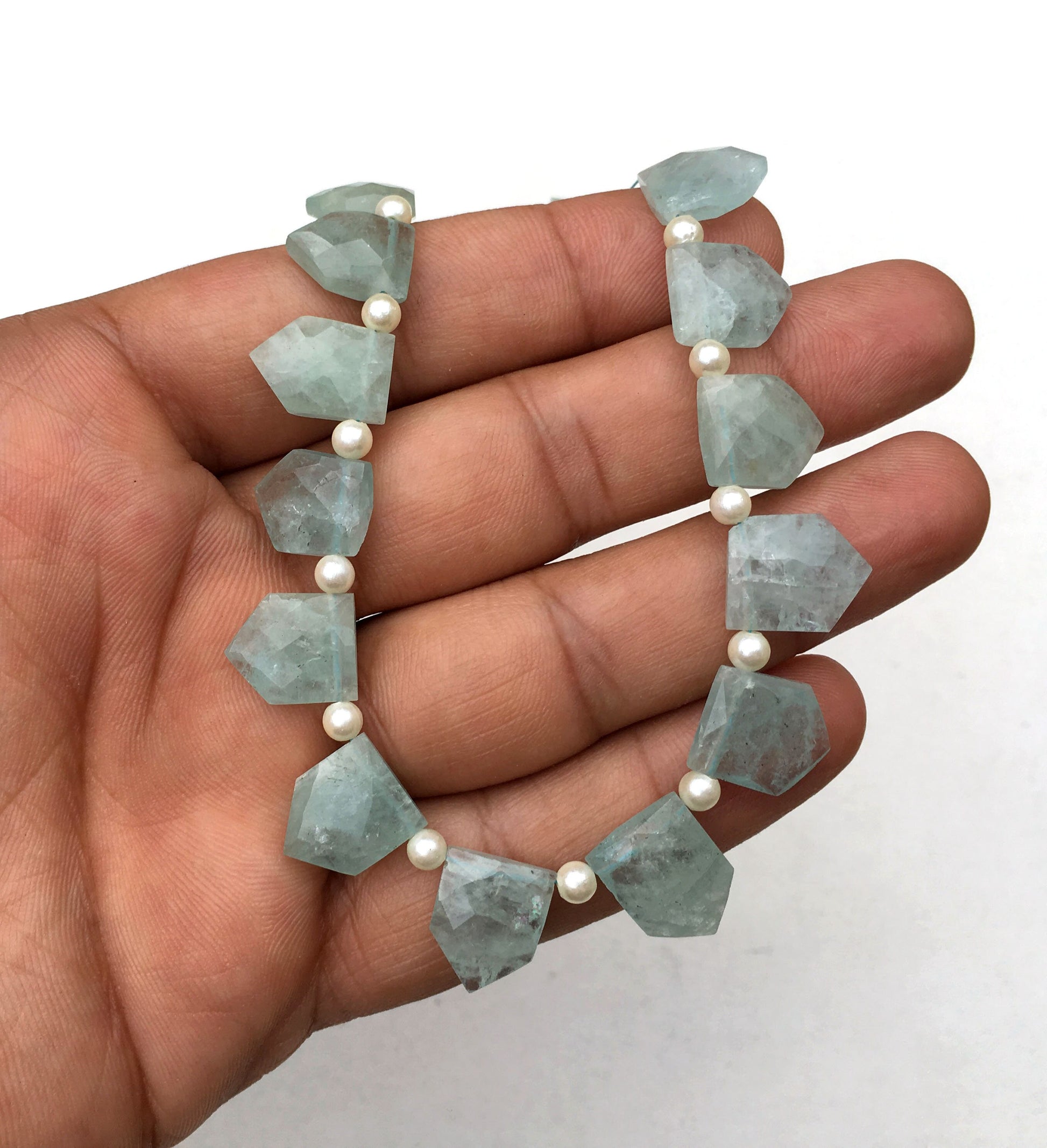 Highly recommended Gemstone 1 Strand Natural Aquamarine,23 Pieces Faceted Pentagon shape Beads,Size 8x10-11x14 MM Making Jewelry Wholesale