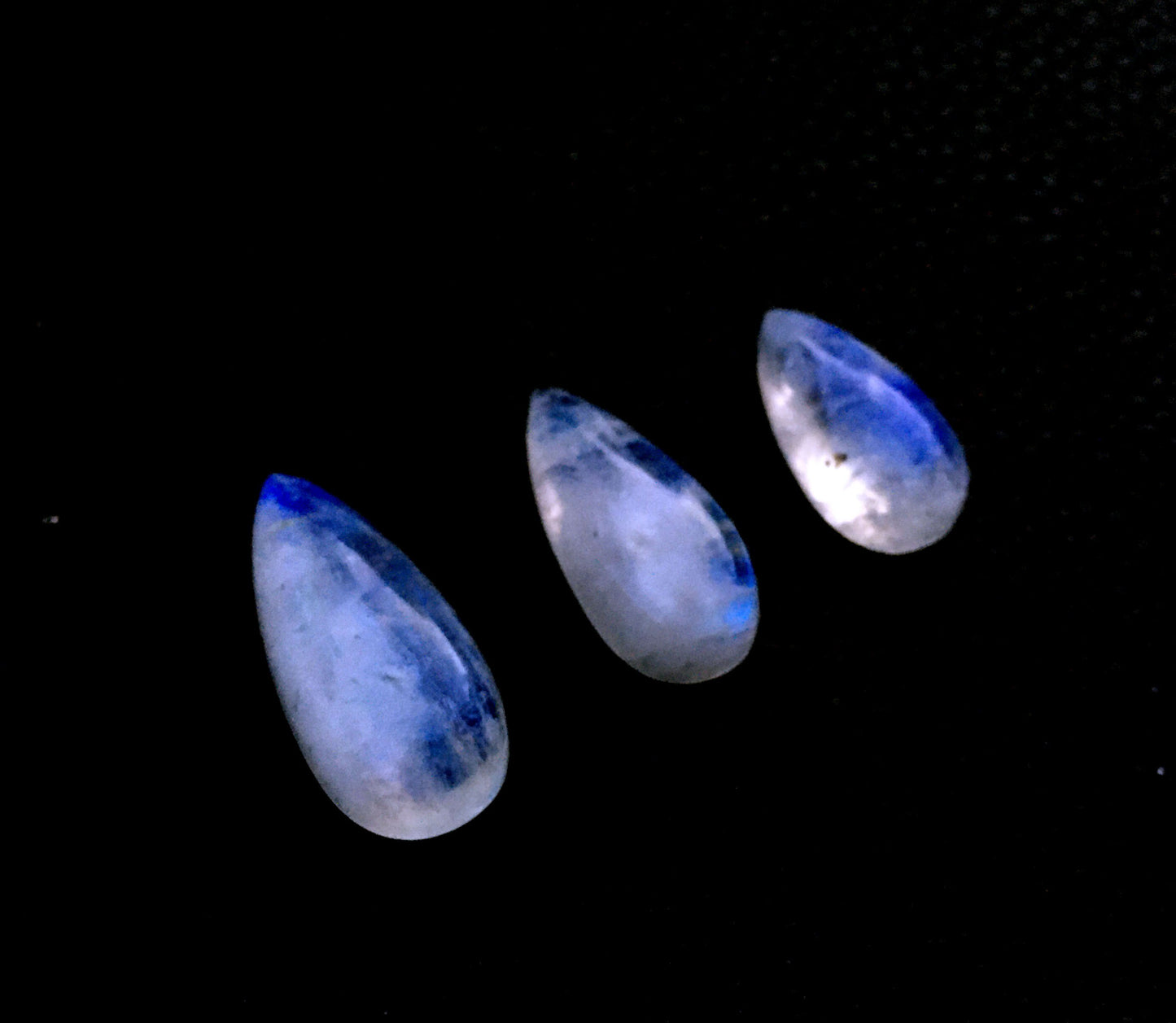 Wonderful Selections 3 Pieces Smooth Pear shape Cabochons, Natural Rainbow Moonstone Gemstone,High Quality Size 9x18-10x21 MM Moonstone