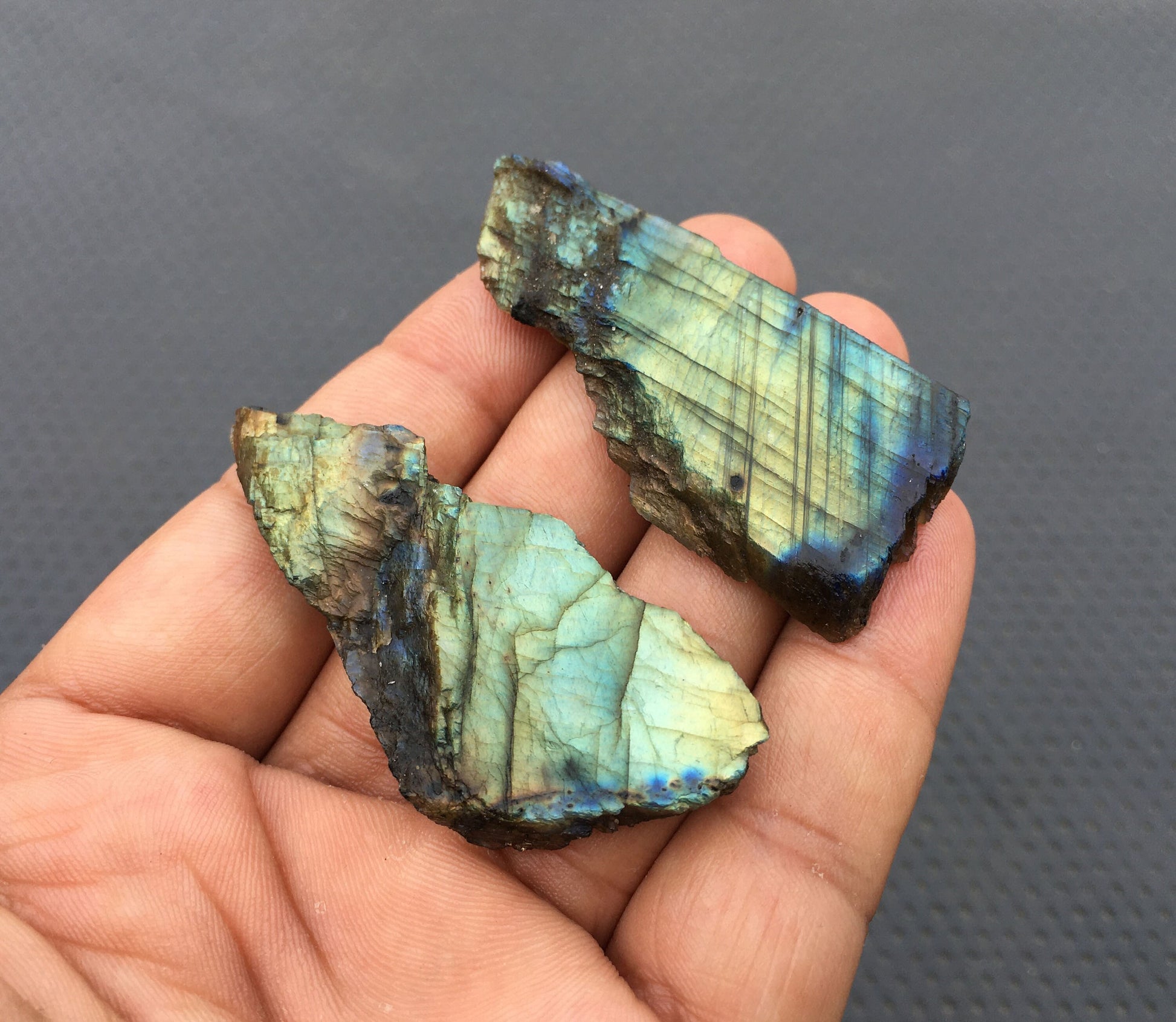 Super Fine Quality Natural Labradorite Rough Slice,Labradorite Raw Specimens,Flashy Specimen Rough,Size 25x57-25x60 MM Labradorite Wholesale