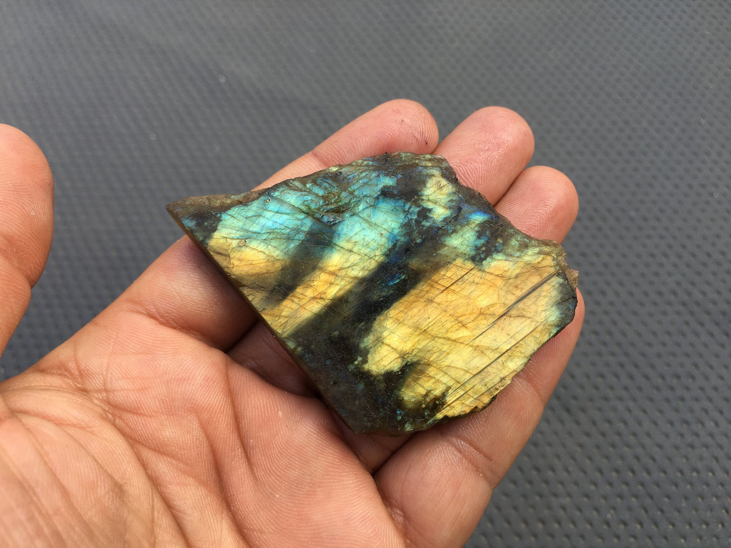 Pretty Gemstone Natural Labradorite Gemstone, Flashy Specimen Rough Antique Raw Size 48x69 MM Making Jewelry Specimen Labradorite Raw Stone