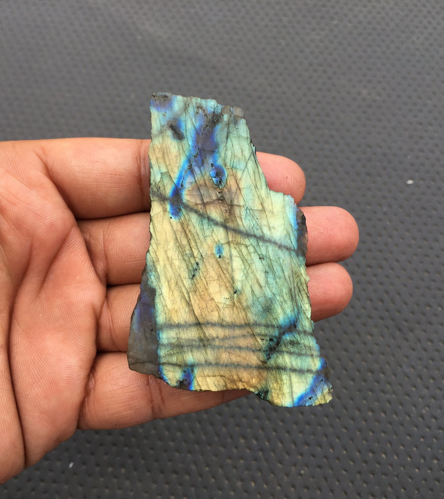 Attractive Natural 1 Piece Garden Raw Specimen,Natural Labradorite Gemstone,Labradorite Raw Specimens,Flashy Specimen Rough,Size 41x74 MM