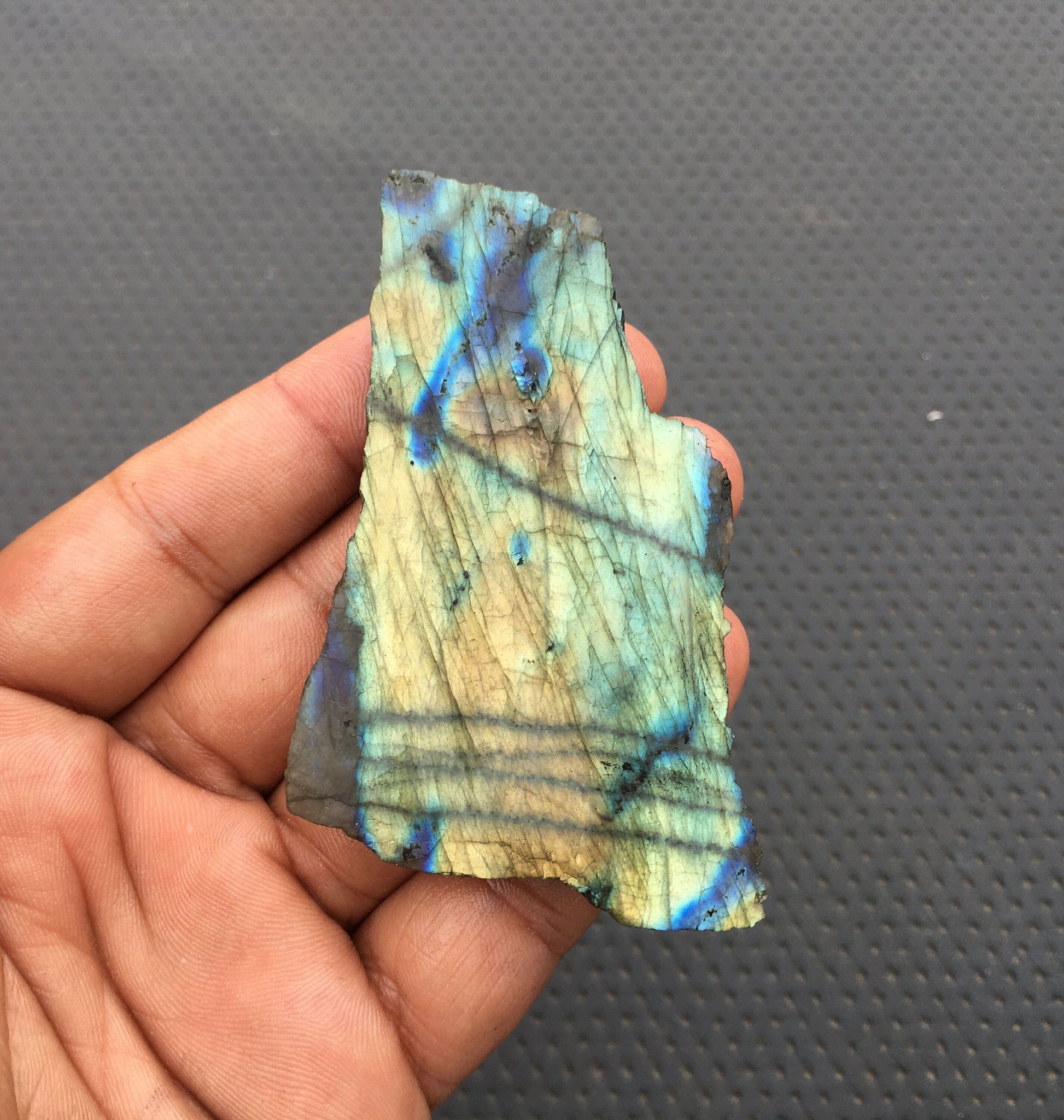 Attractive Natural 1 Piece Garden Raw Specimen,Natural Labradorite Gemstone,Labradorite Raw Specimens,Flashy Specimen Rough,Size 41x74 MM