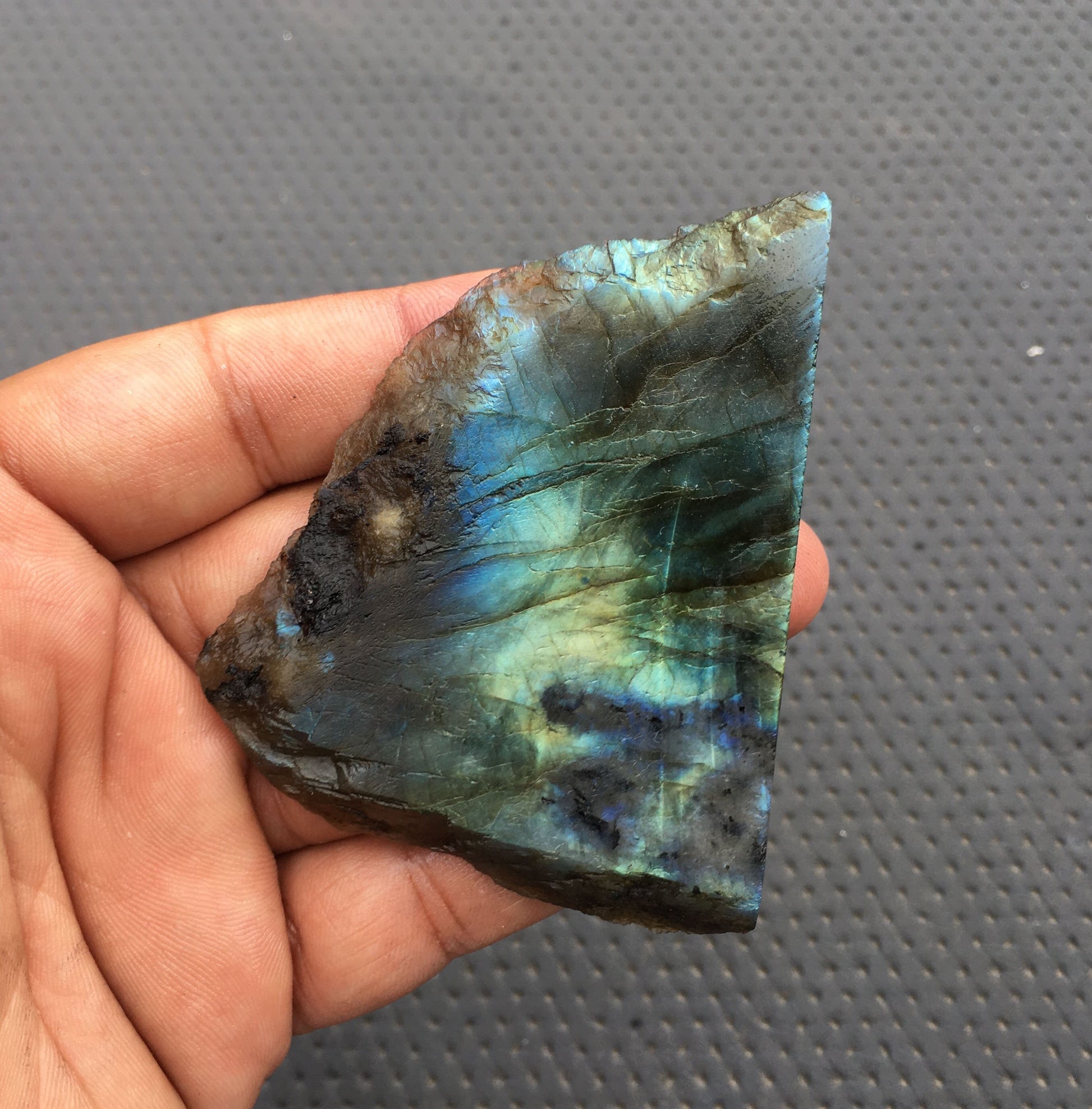 Trendy Gemstone Blue Fire Unique Specimen Raw 1 Piece Natural Labradorite Rough Gemstone,Size 60x76 MM Genuine Specimen Raw Labradorite