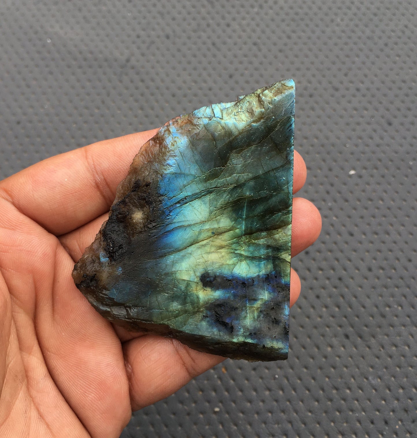 Trendy Gemstone Blue Fire Unique Specimen Raw 1 Piece Natural Labradorite Rough Gemstone,Size 60x76 MM Genuine Specimen Raw Labradorite