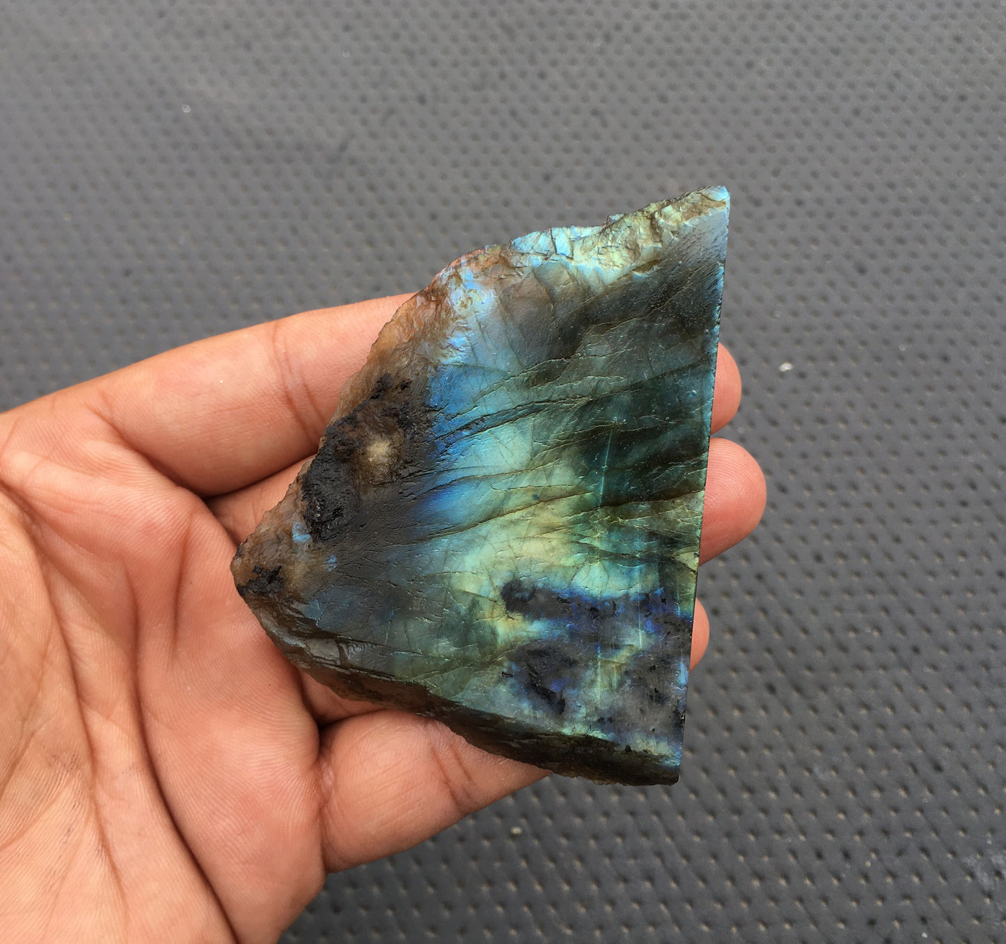 Trendy Gemstone Blue Fire Unique Specimen Raw 1 Piece Natural Labradorite Rough Gemstone,Size 60x76 MM Genuine Specimen Raw Labradorite