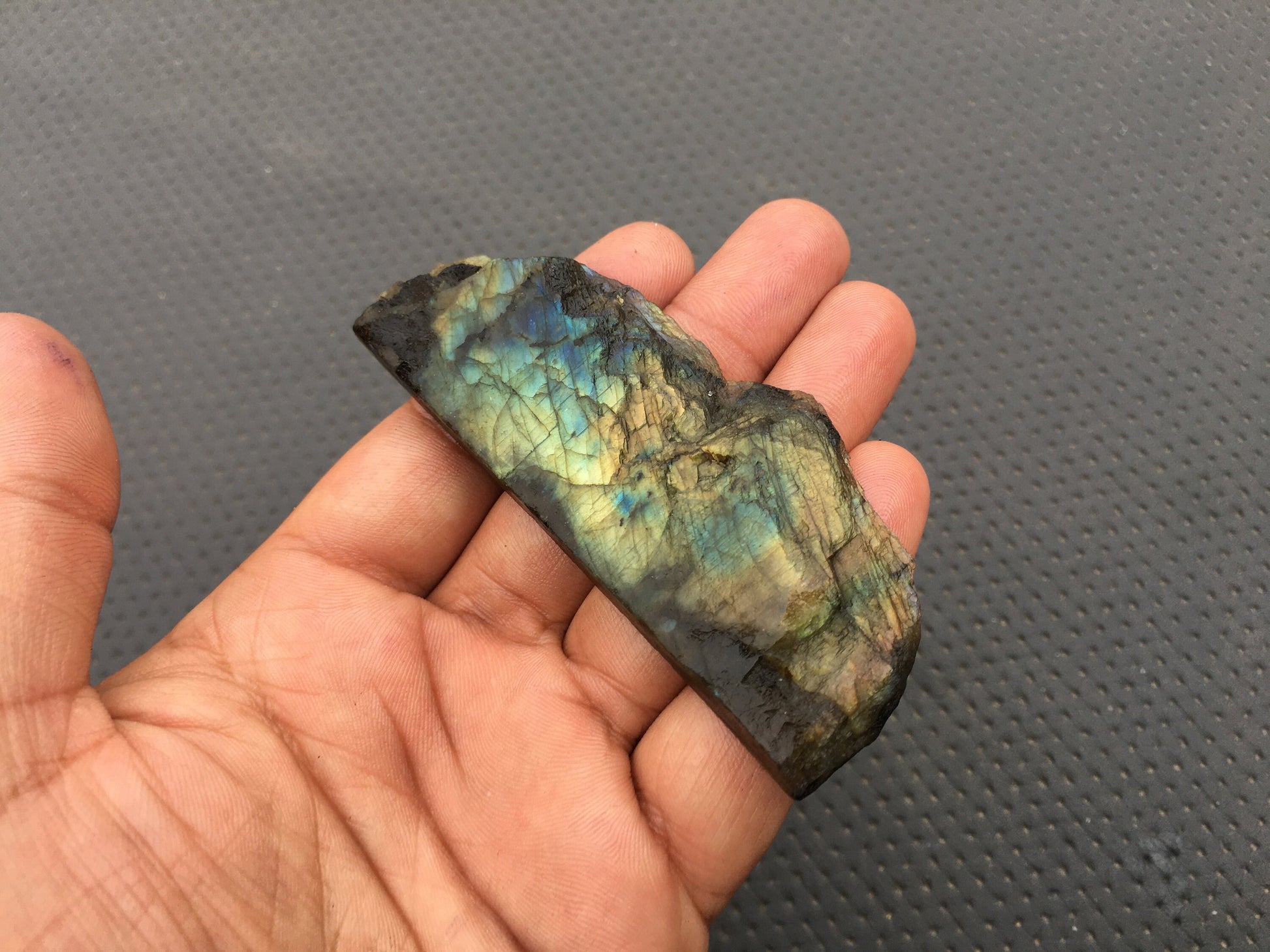 Fantastic Quality Specimen Flashy Labradorite Raw,1 Piece Natural Labradorite Gemstone, Blue Fire Specimen,Size 36x90 MM Labradorite Rough