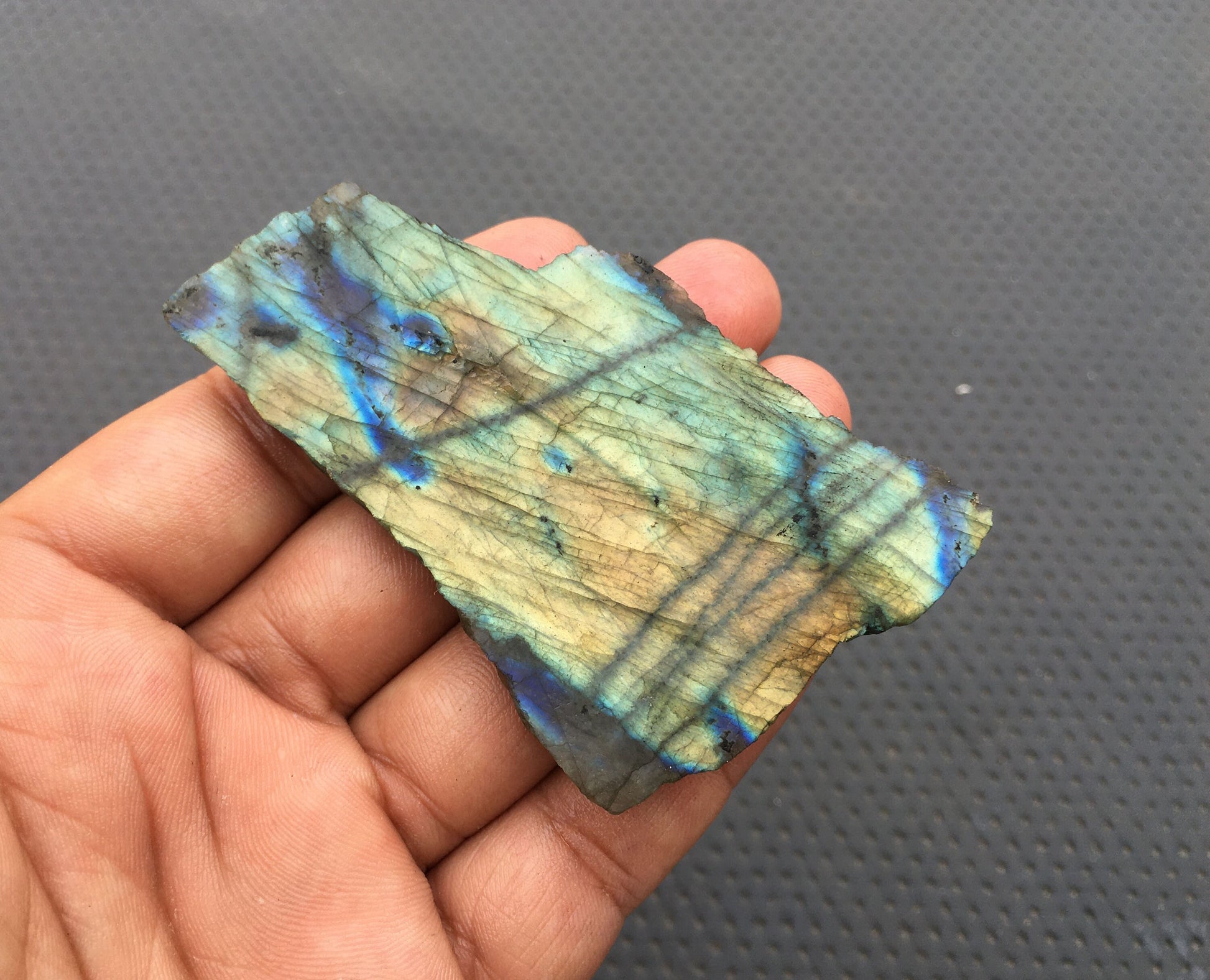 Attractive Natural 1 Piece Garden Raw Specimen,Natural Labradorite Gemstone,Labradorite Raw Specimens,Flashy Specimen Rough,Size 41x74 MM