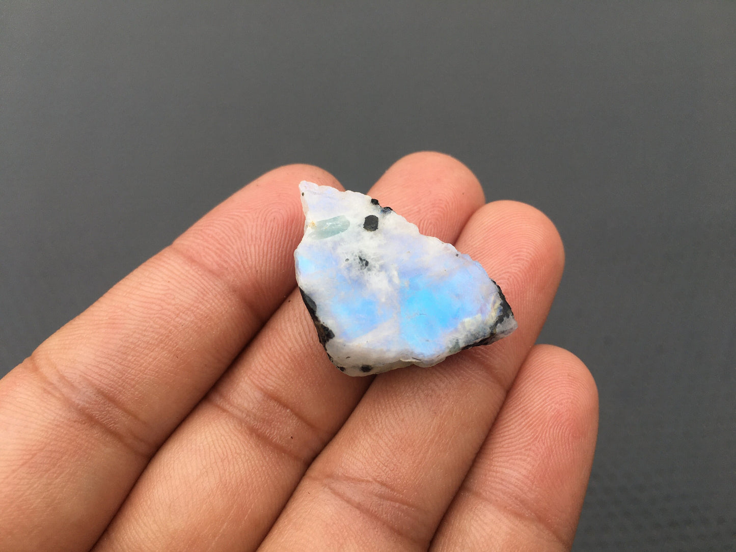 Charming Delicate Raw Specimen Natural Marvelous Rainbow Moonstone Gemstone Specimen Rough Size 19x31 MM Making Jewelry Specimen Moonstone