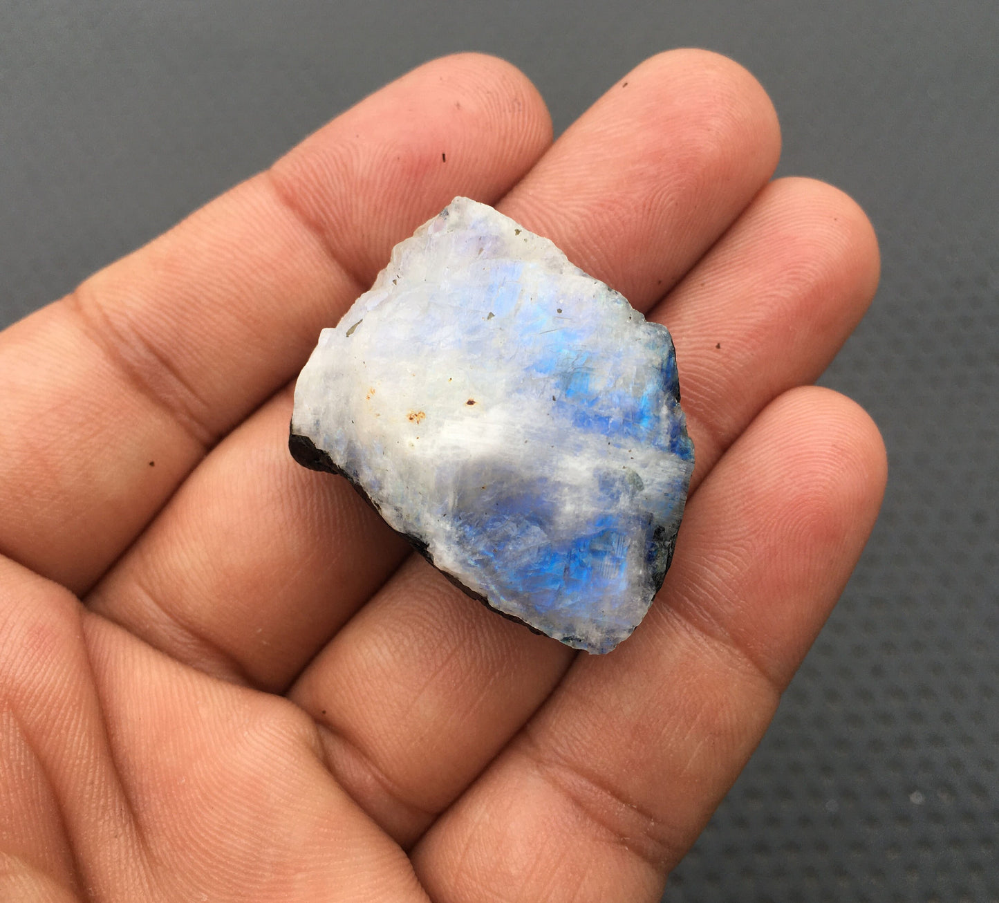 Exceptional Specimen Rainbow Moonstone, 1 Piece AAA Grade Quality Raw Size 27x34 MM Blue Fire Rough Specimen, Moonstone healing Crystal Raw