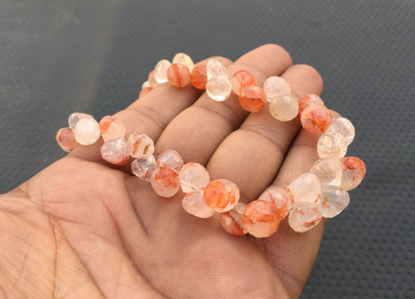 Genuine Quality Beautiful 1 strand Natural Grophy Quartz Gemstone 40 Pieces Faceted Onion Shape 8-9 MM Making Jewelry Grophy Beads Wholesale