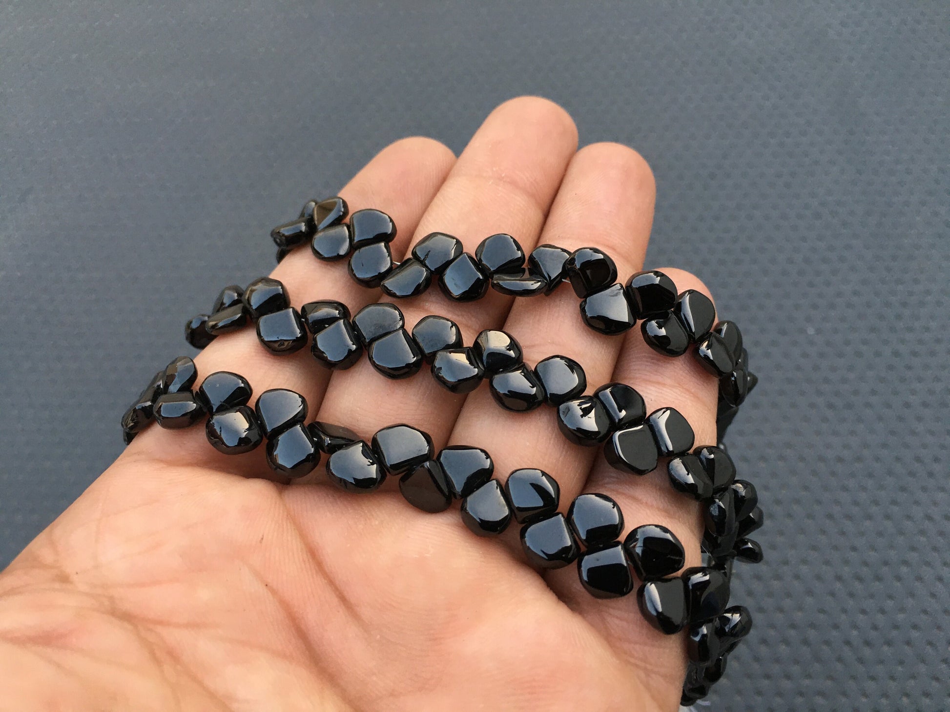 7"Long Strand Smooth Heart Briolette Beads Natural Black Spinel Size 6-8 MM Heart Briolette Beads Black Spinel Gemstone Making Jewelry Beads