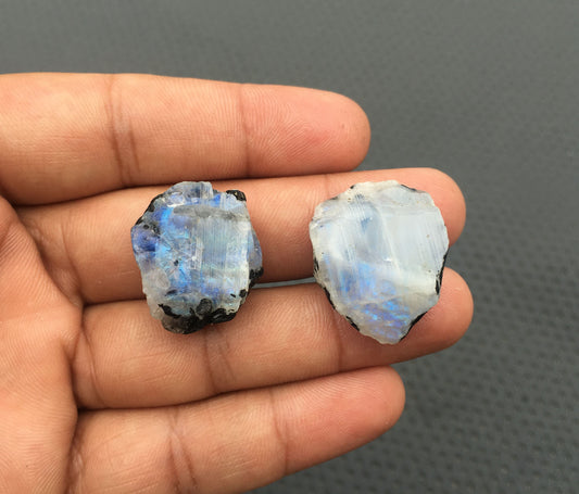 Beautiful Reflections Raw Specimen Rainbow Moonstone Flashy Rough Gemstone,Size 18x24-22x26 MM Rainbow Moonstone,Blue Fire Moonstone Rough