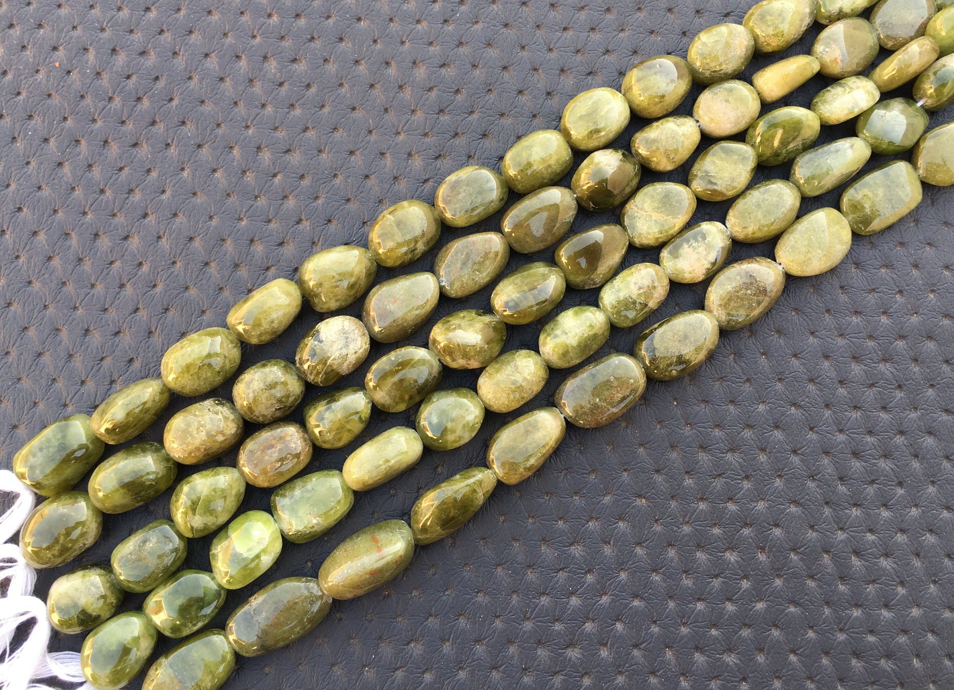 10"Long Strand Natural Vessonite Gemstone Nuggets Shape Beads,Size 9x11-11x20 MM Smooth Beads Vessonite Nuggets Making Green Jewelry Beads