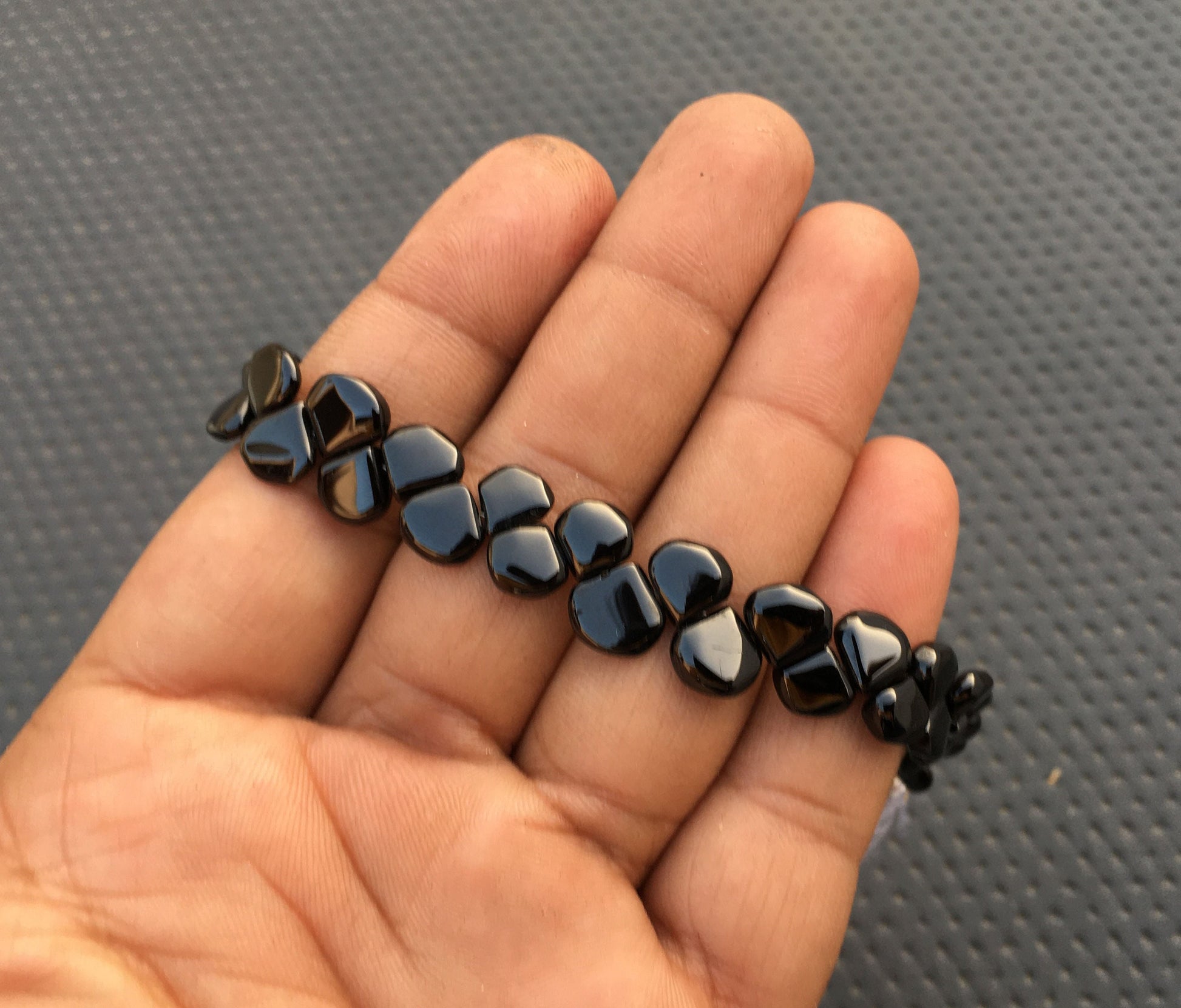 37 Pieces Good Quality Smooth Heart Beads Natural Black Spinel Size 6-9 MM Heart Briolette Beads Black Spinel Gemstone Making Jewelry Beads