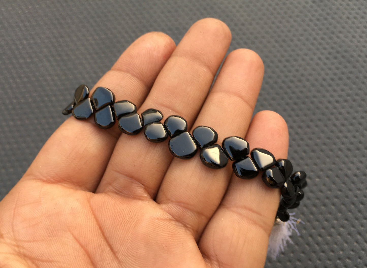 37 Pieces Good Quality Smooth Heart Beads Natural Black Spinel Size 6-9 MM Heart Briolette Beads Black Spinel Gemstone Making Jewelry Beads