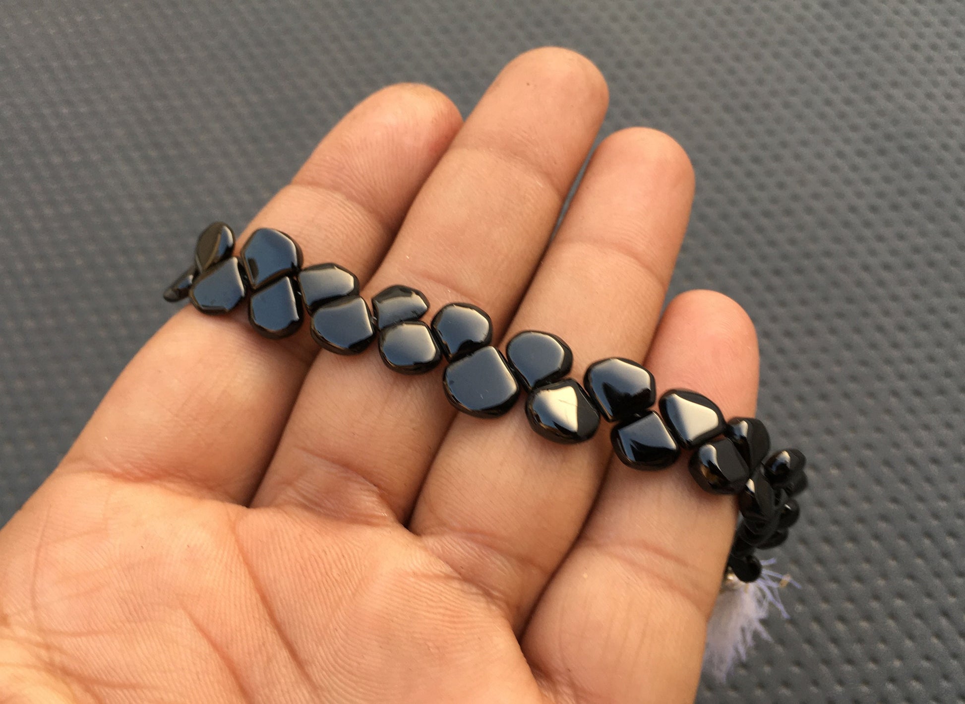 37 Pieces Good Quality Smooth Heart Beads Natural Black Spinel Size 6-9 MM Heart Briolette Beads Black Spinel Gemstone Making Jewelry Beads