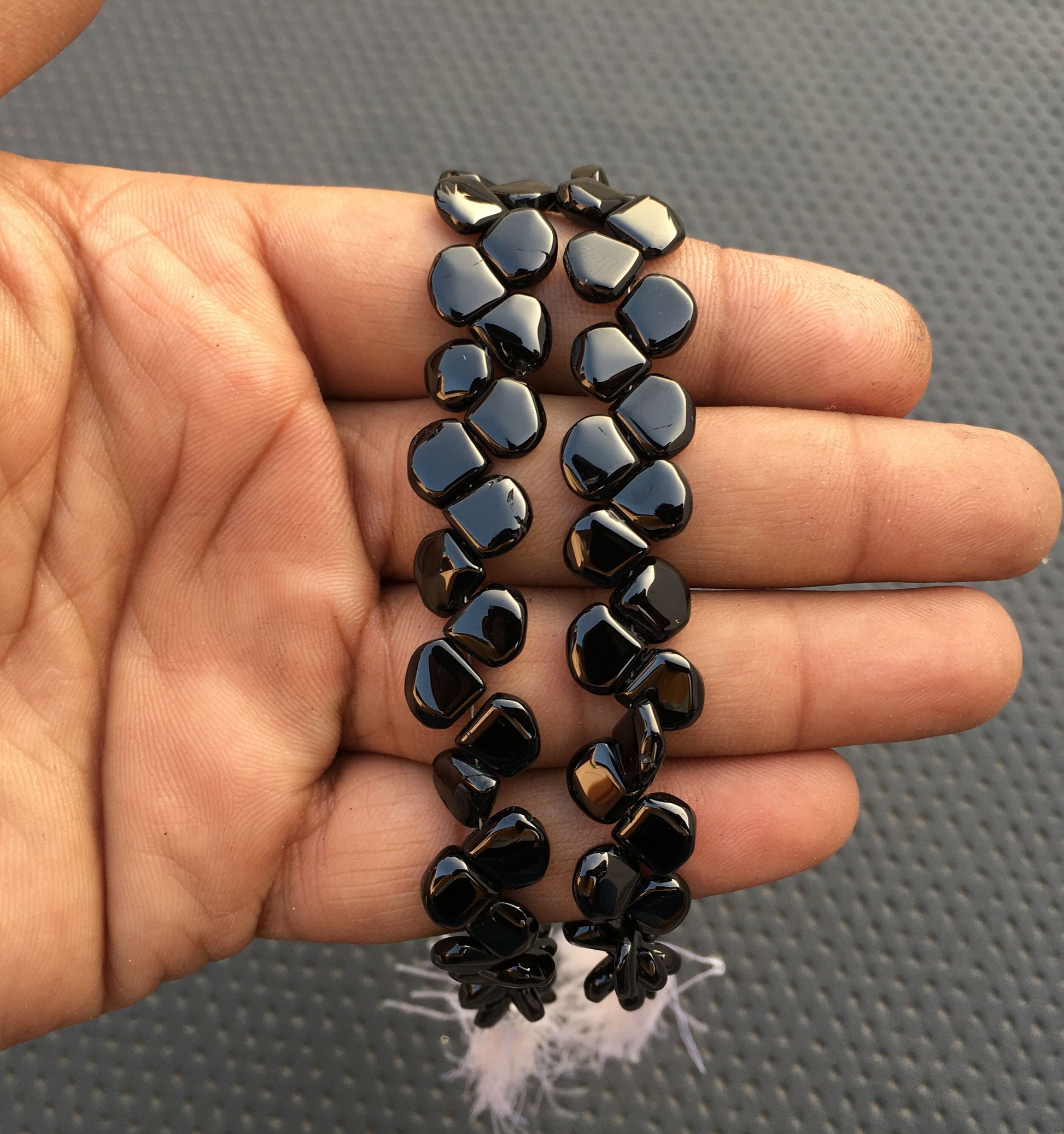 Beautiful Heart Beads 35 Pieces Smooth Briolette Black Heart Beads 1 Strand Natural Black Spinel Gemstone,Smooth Heart shape Beads 8-9 MM