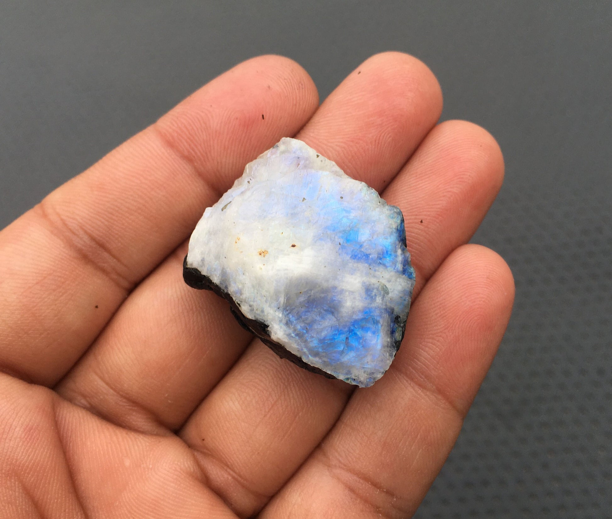 Exceptional Specimen Rainbow Moonstone, 1 Piece AAA Grade Quality Raw Size 27x34 MM Blue Fire Rough Specimen, Moonstone healing Crystal Raw