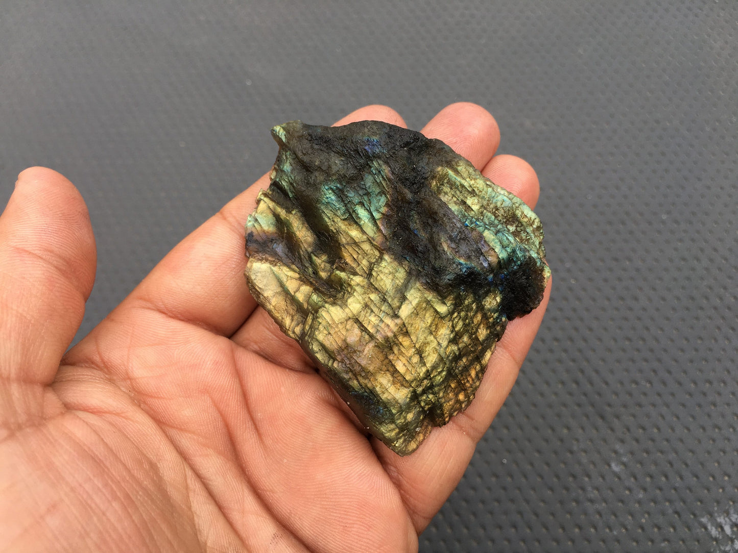 Highly Recommended Gemstone Specimen 1 Piece Natural Blue Fire Labradorite Gemstone,Genuine Labradorite Raw Specimen Size 55x68 MM Specimen