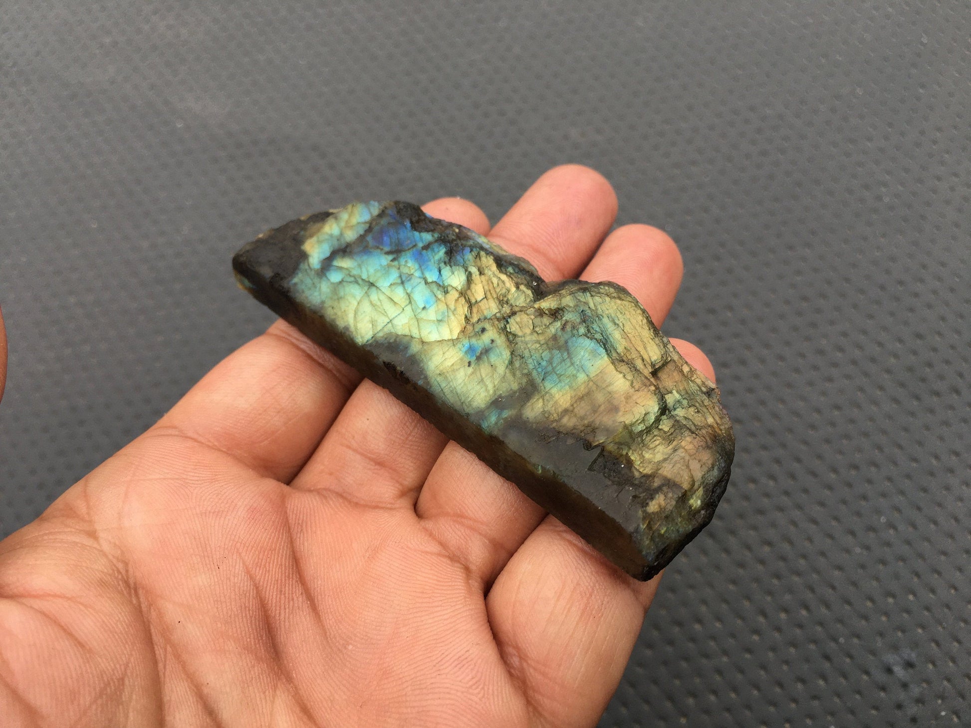 Fantastic Quality Specimen Flashy Labradorite Raw,1 Piece Natural Labradorite Gemstone, Blue Fire Specimen,Size 36x90 MM Labradorite Rough