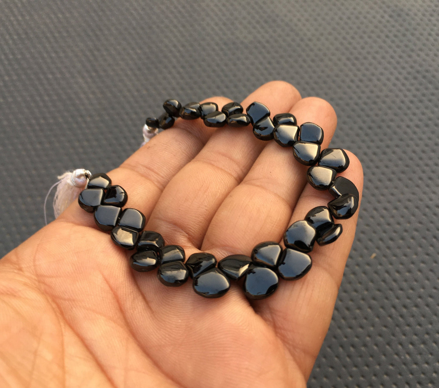 37 Pieces Good Quality Smooth Heart Beads Natural Black Spinel Size 6-9 MM Heart Briolette Beads Black Spinel Gemstone Making Jewelry Beads