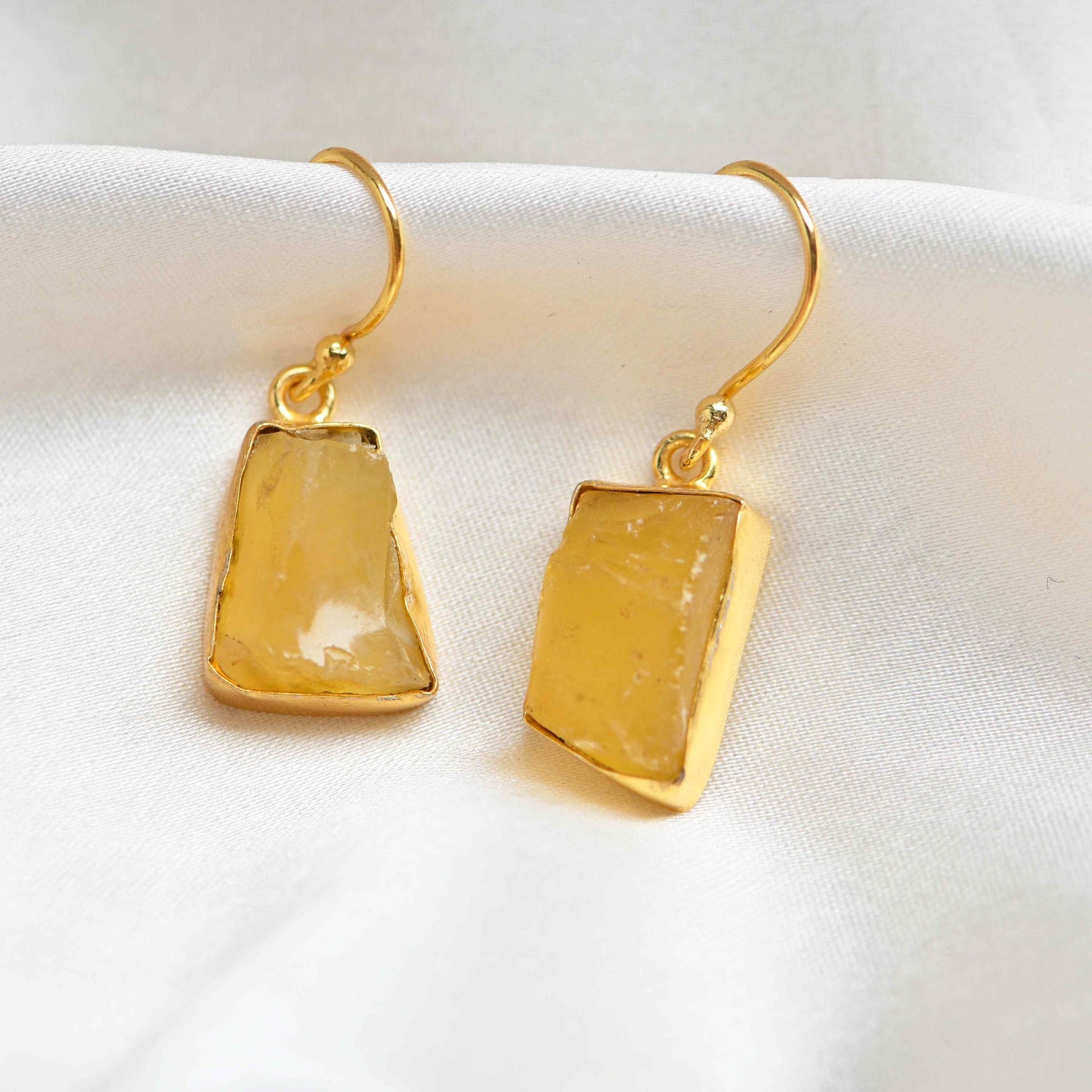 Genuine Natural Untreated RoughGemstone Beautiful Earring Unpolished Raw Stone Brass 1.5" Long Dangle Earring Women Cute Gift Wholesale